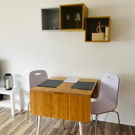 Zentrales Studio Im Kaiserviertel Διαμέρισμα